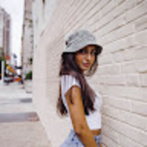 Meet your Posher, Leen